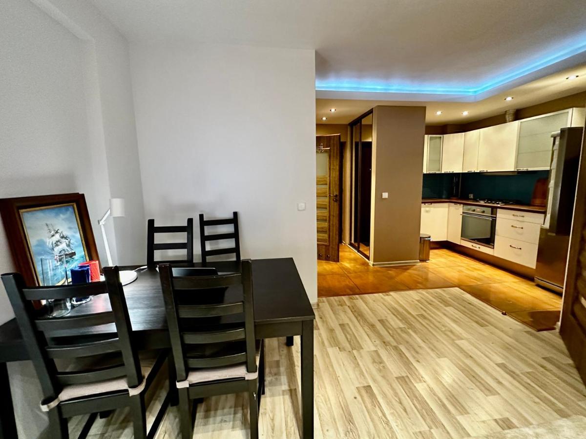 Decor 3 Metro Fast Wifi 1Gbs 80'Tv Hbo Disney Appletv Warschau Exterior foto