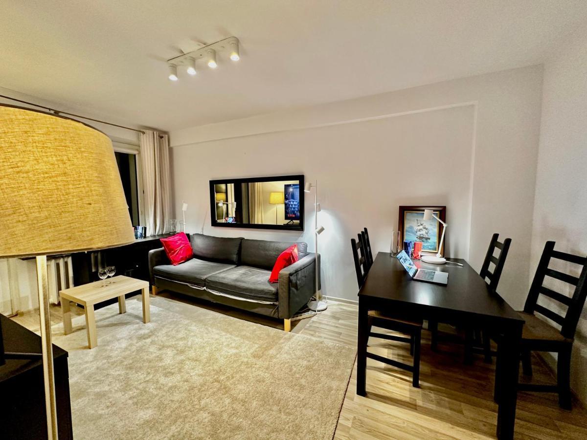 Decor 3 Metro Fast Wifi 1Gbs 80'Tv Hbo Disney Appletv Warschau Exterior foto
