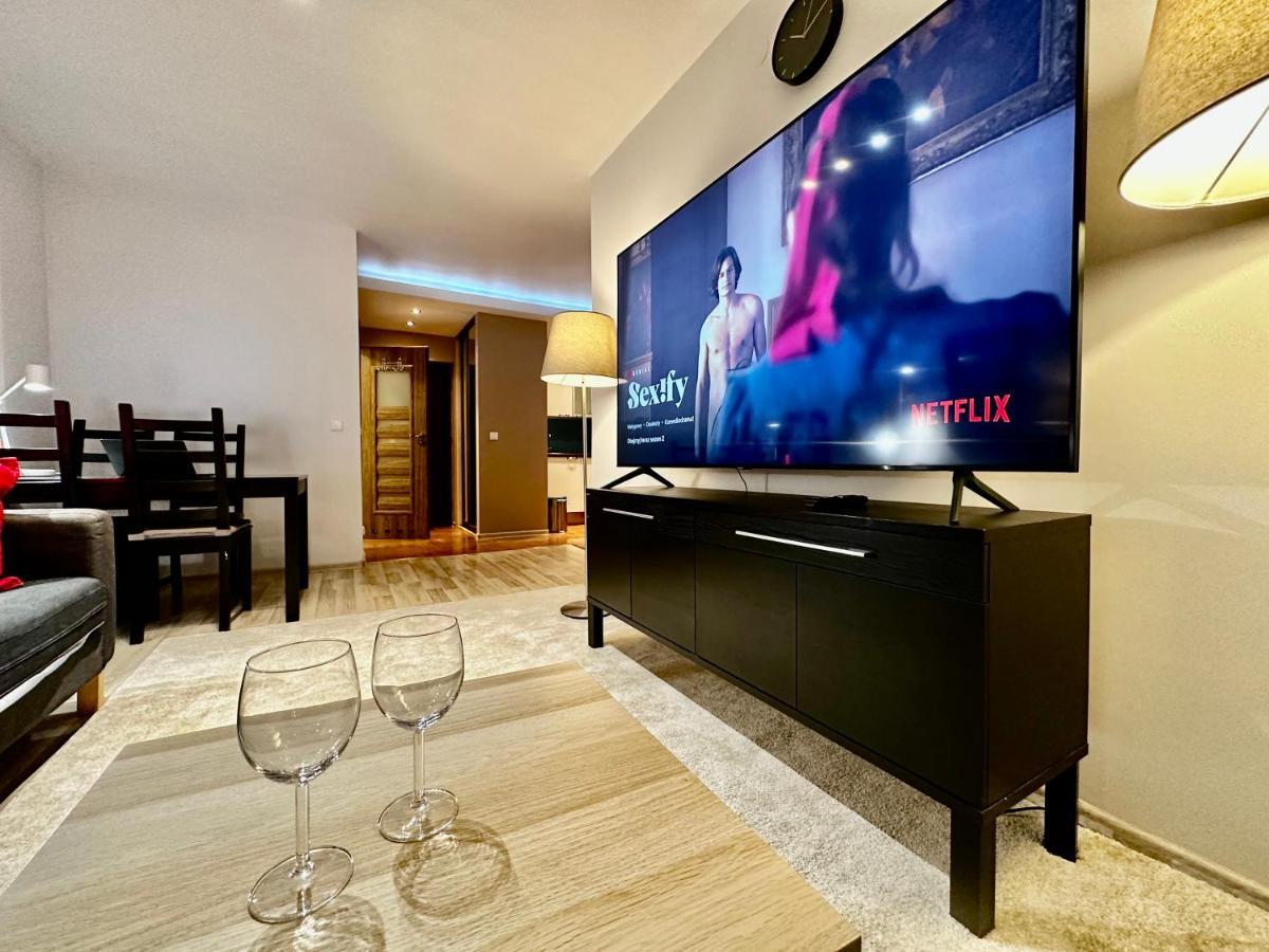 Decor 3 Metro Fast Wifi 1Gbs 80'Tv Hbo Disney Appletv Warschau Exterior foto
